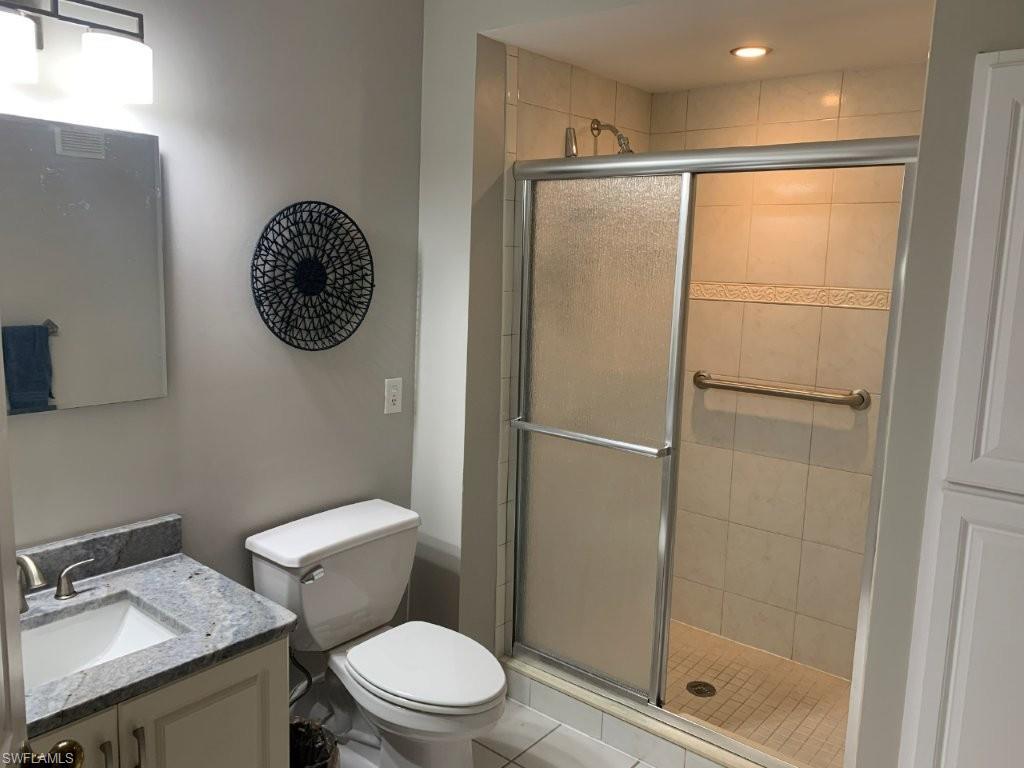 SUNSET ROYALE - Residential Lease