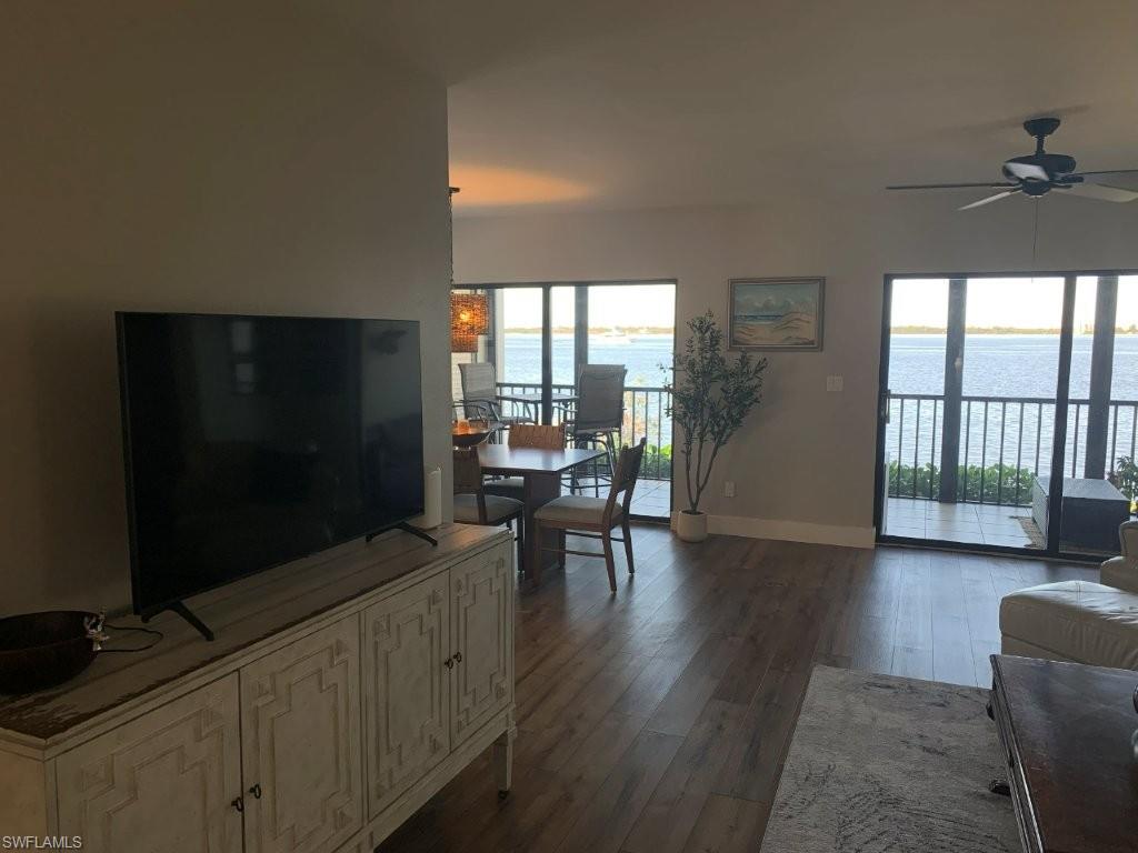 SUNSET ROYALE - Residential Lease