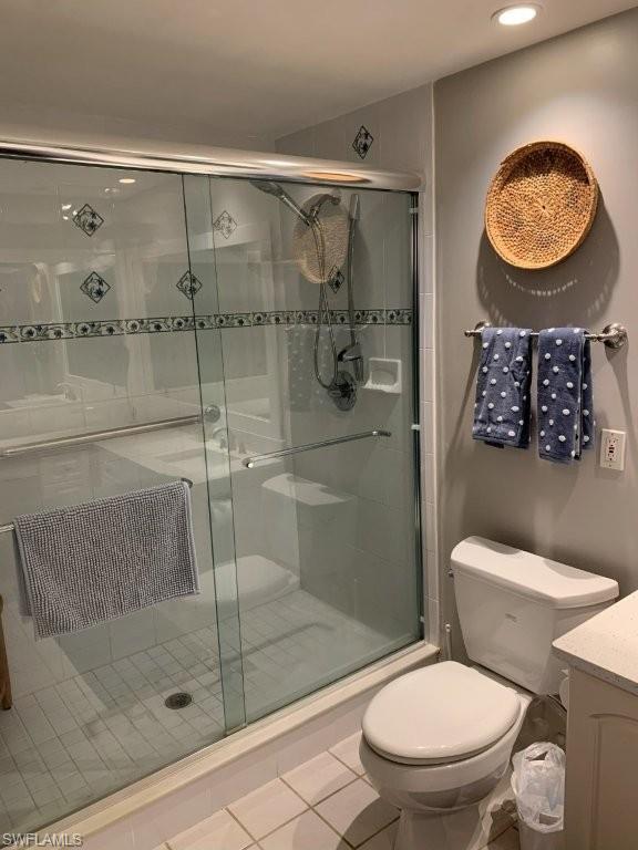 SUNSET ROYALE - Residential Lease