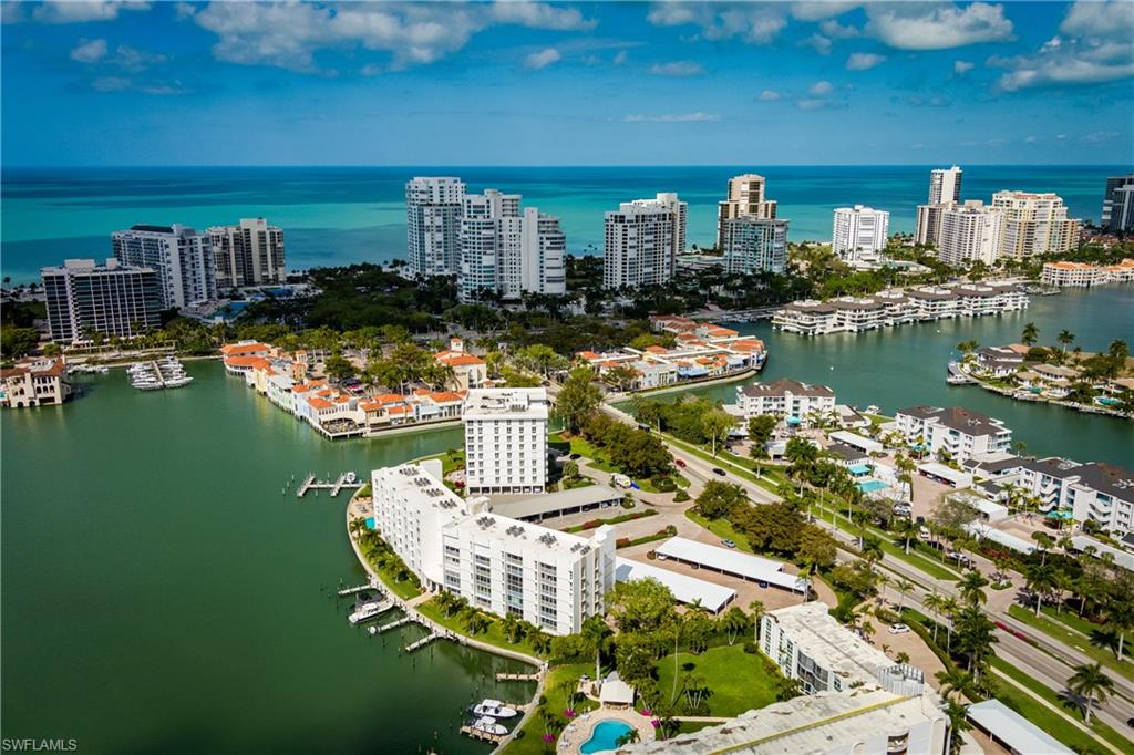 PELICAN POINT - Residential