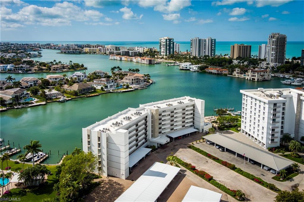 PELICAN POINT - Residential