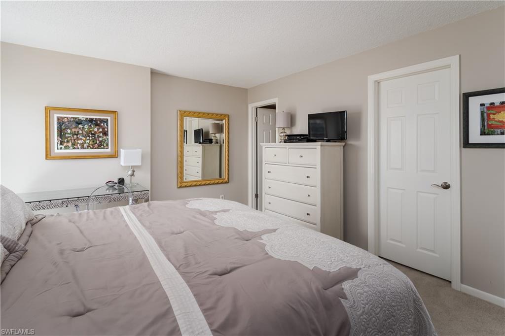 PELICAN POINT - Residential