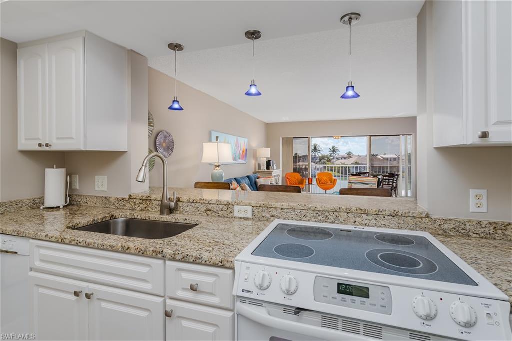 PELICAN POINT - Residential