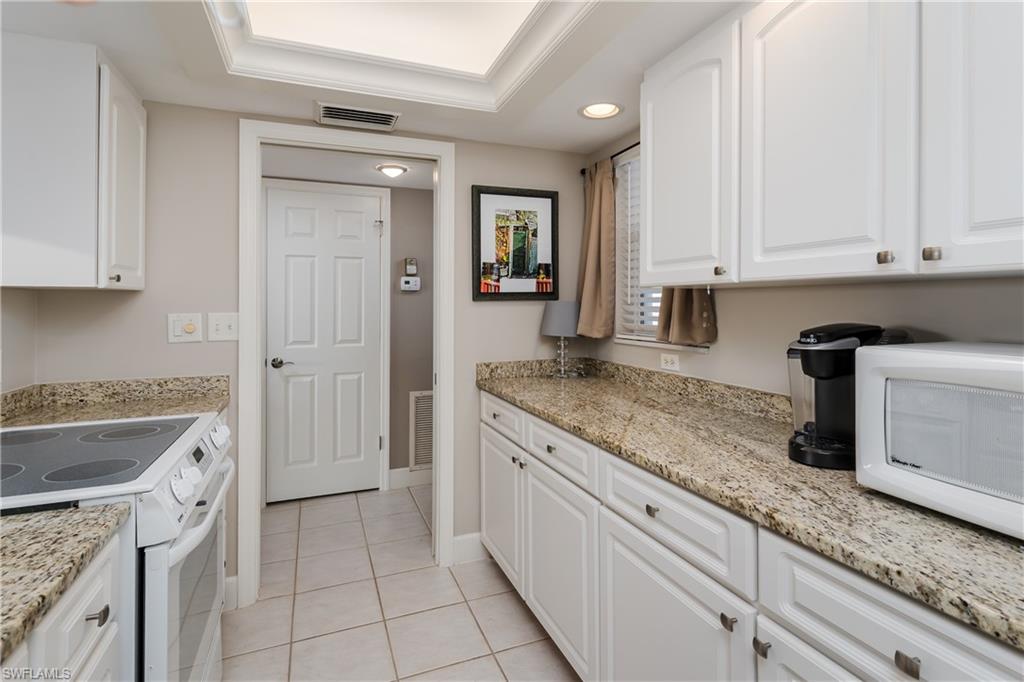 PELICAN POINT - Residential