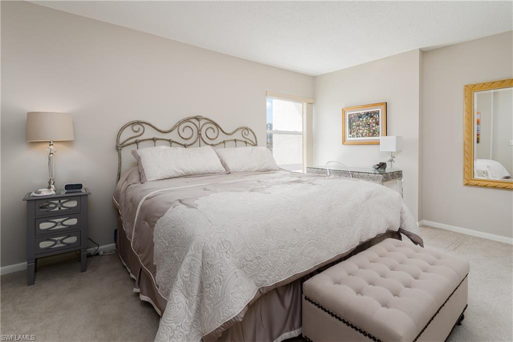 PELICAN POINT - Residential