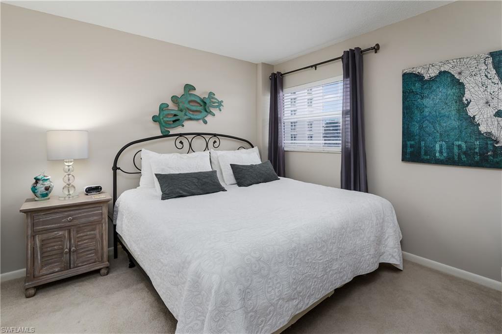 PELICAN POINT - Residential