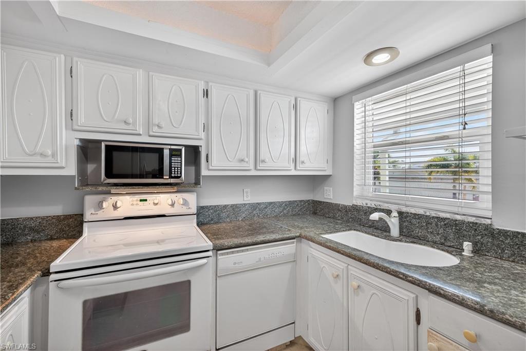 RIVIERA GOLF ESTATES - Residential