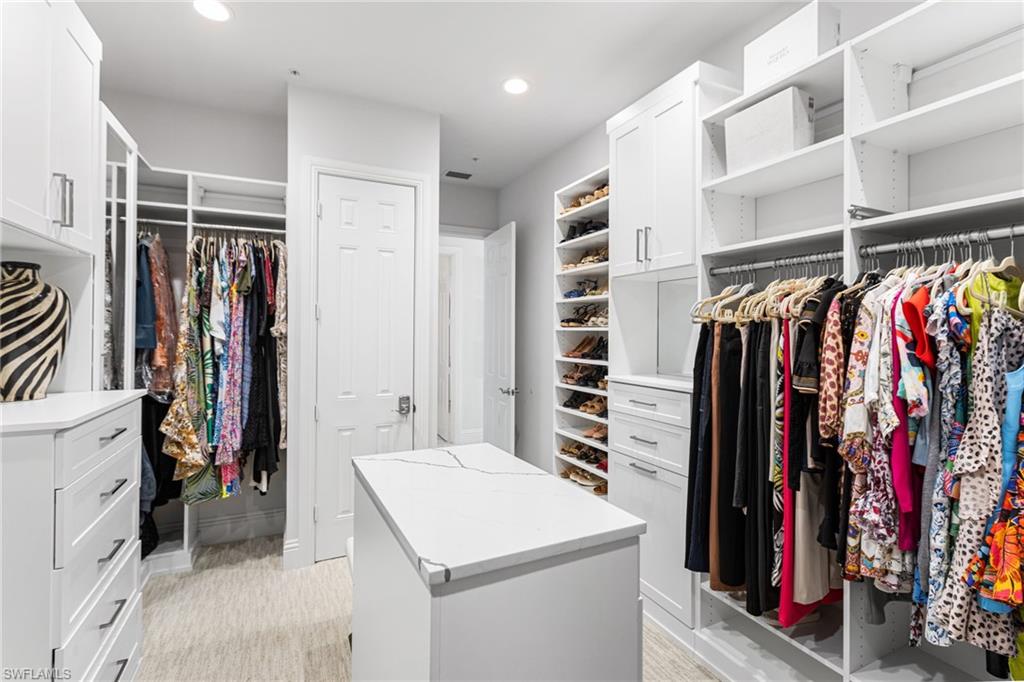 THE PARAMOUNT - Residential