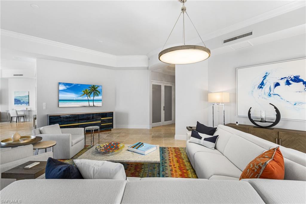 THE PARAMOUNT - Residential