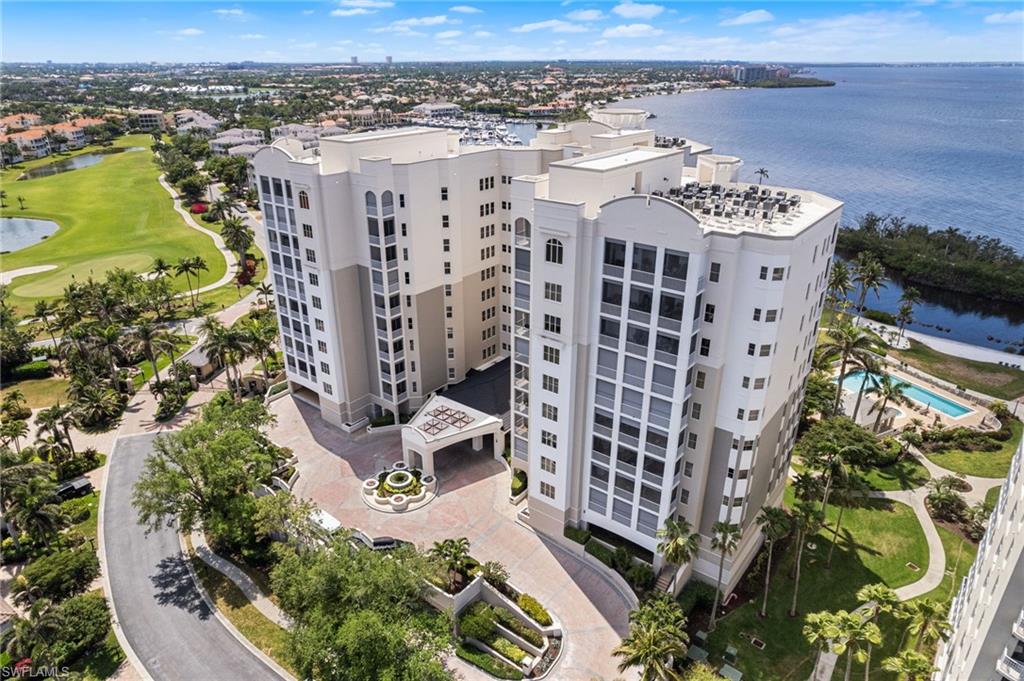 THE PARAMOUNT - Residential