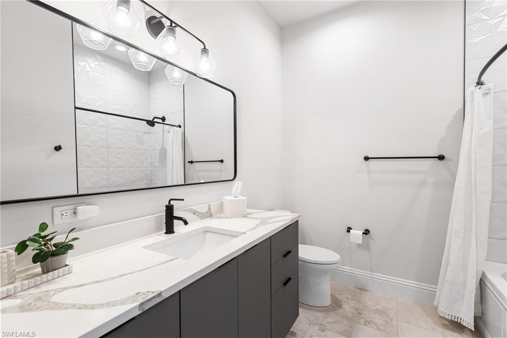 THE PARAMOUNT - Residential