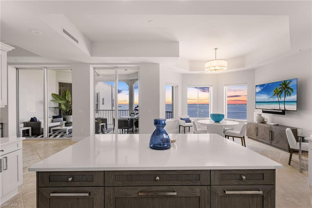 THE PARAMOUNT - Residential