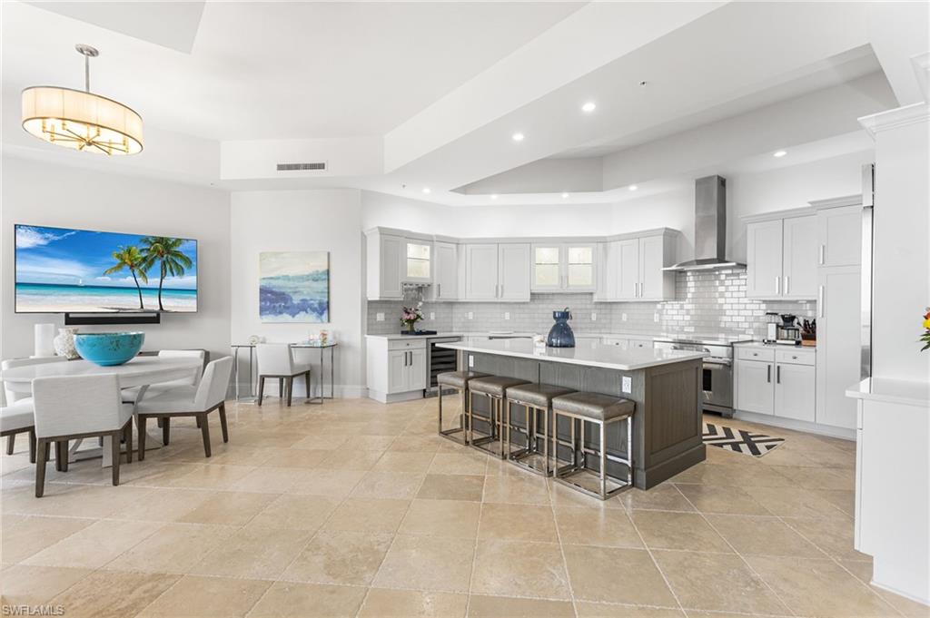 THE PARAMOUNT - Residential