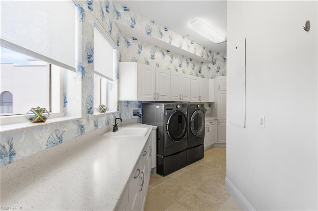 THE PARAMOUNT - Residential