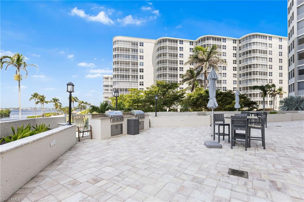 THE PARAMOUNT - Residential