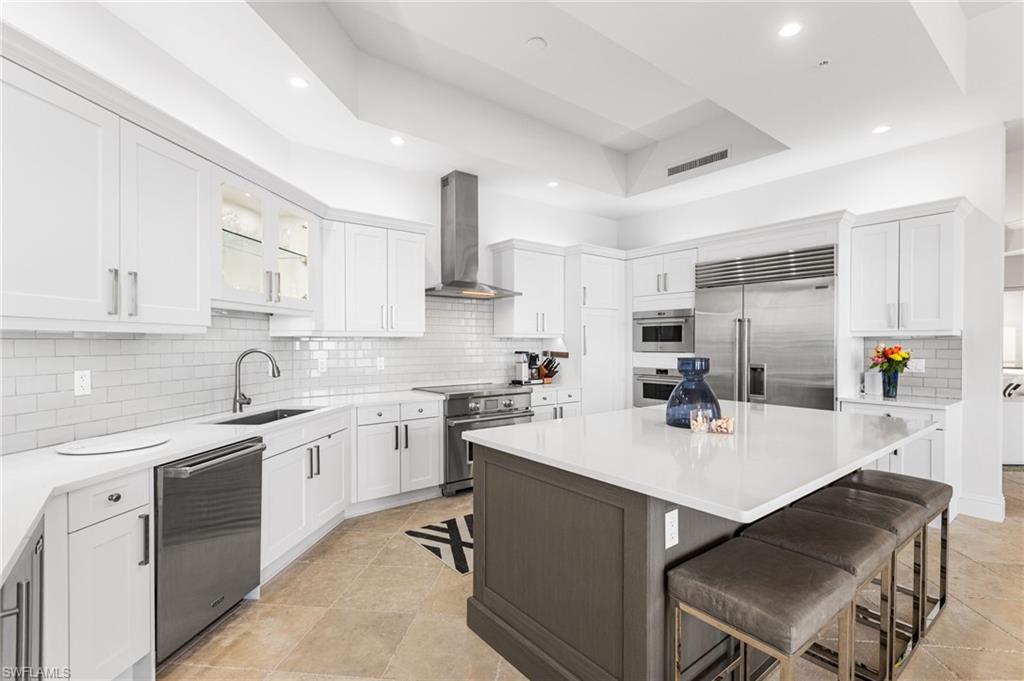 THE PARAMOUNT - Residential