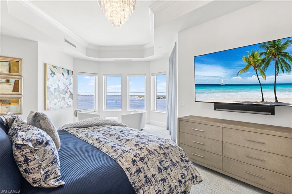 THE PARAMOUNT - Residential