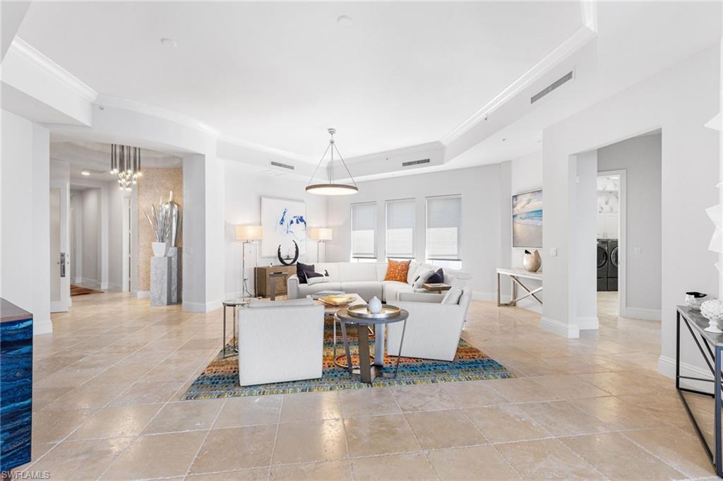 THE PARAMOUNT - Residential