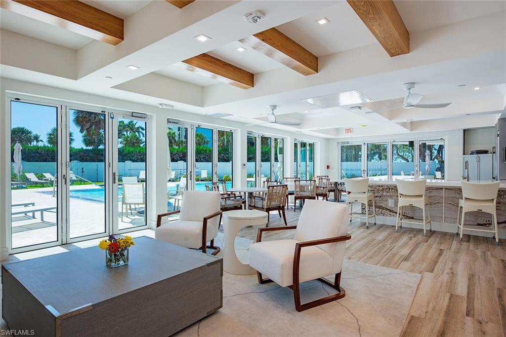 REGENCY TOWERS - Residential