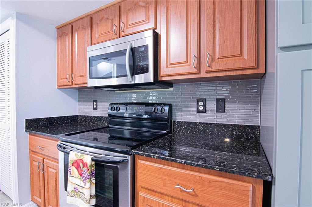 SABAL SPRINGS GOLF AND RACQUET CLUB - Residential