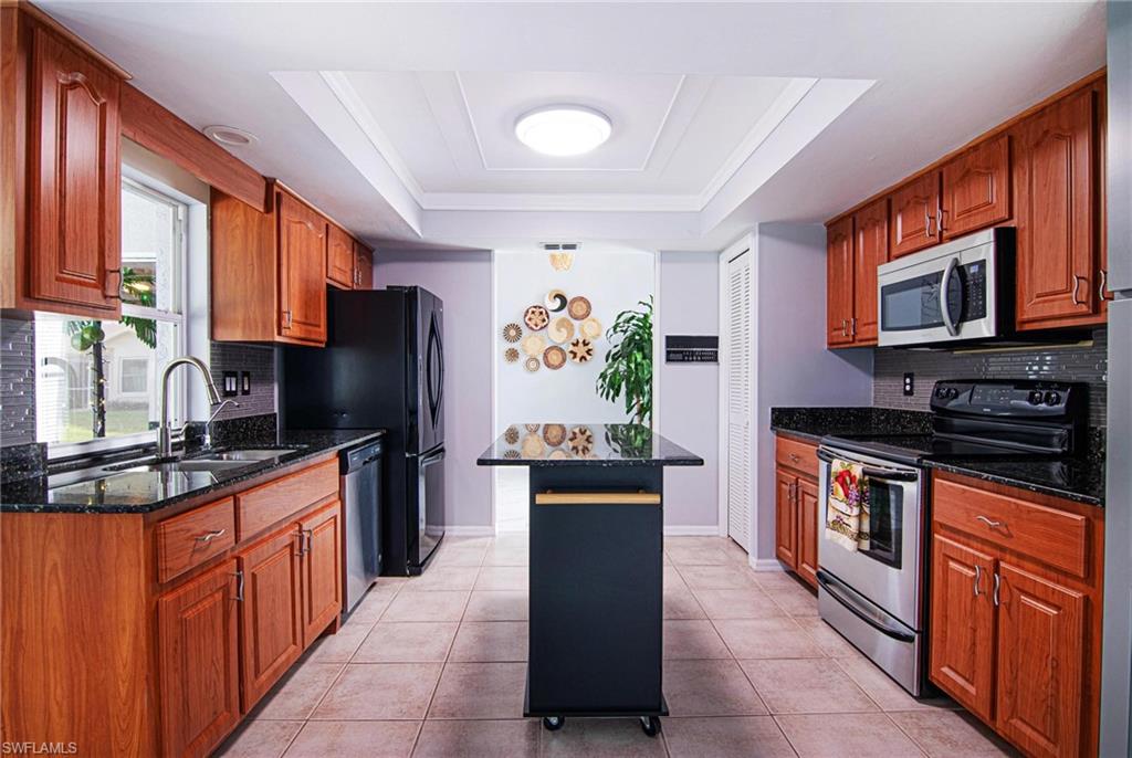 SABAL SPRINGS GOLF AND RACQUET CLUB - Residential