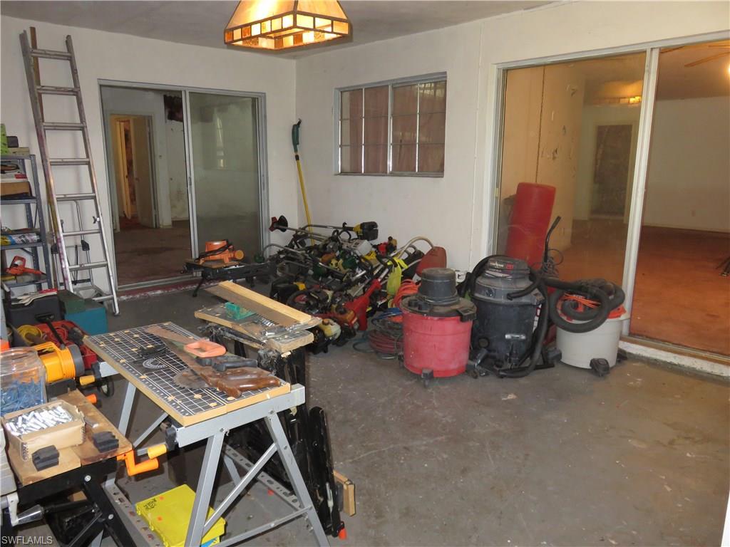 FORT MYERS SHORES - Residential