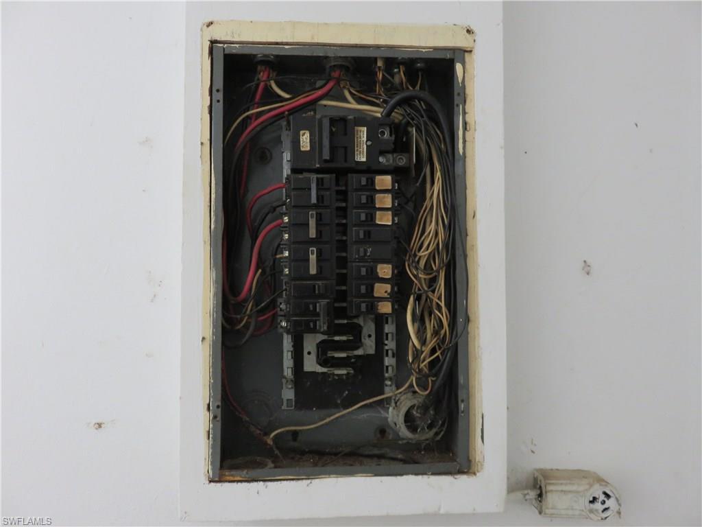 FORT MYERS SHORES - Residential