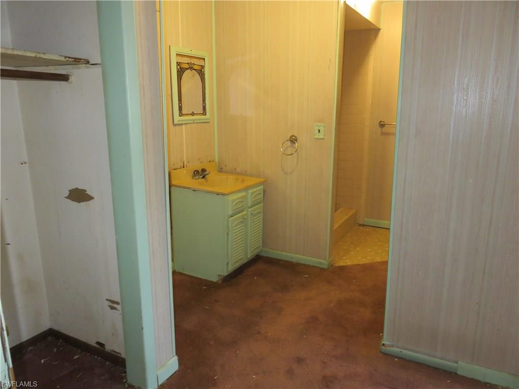 FORT MYERS SHORES - Residential