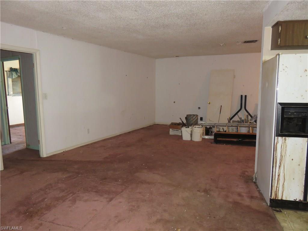 FORT MYERS SHORES - Residential