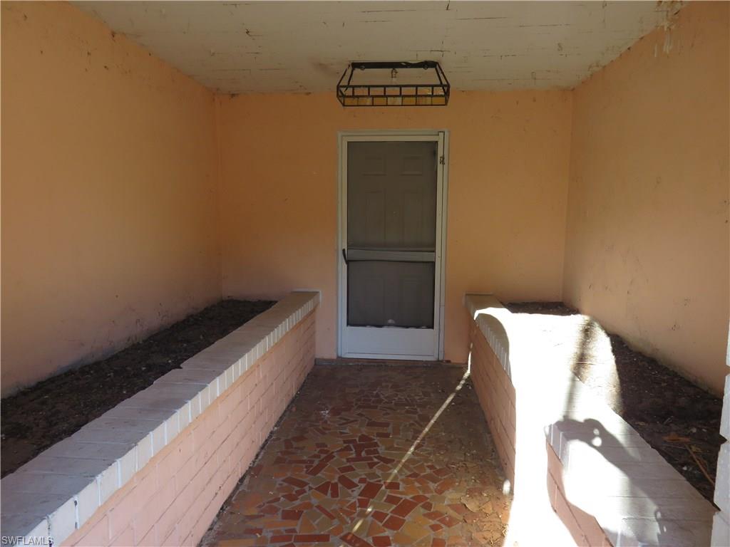 FORT MYERS SHORES - Residential