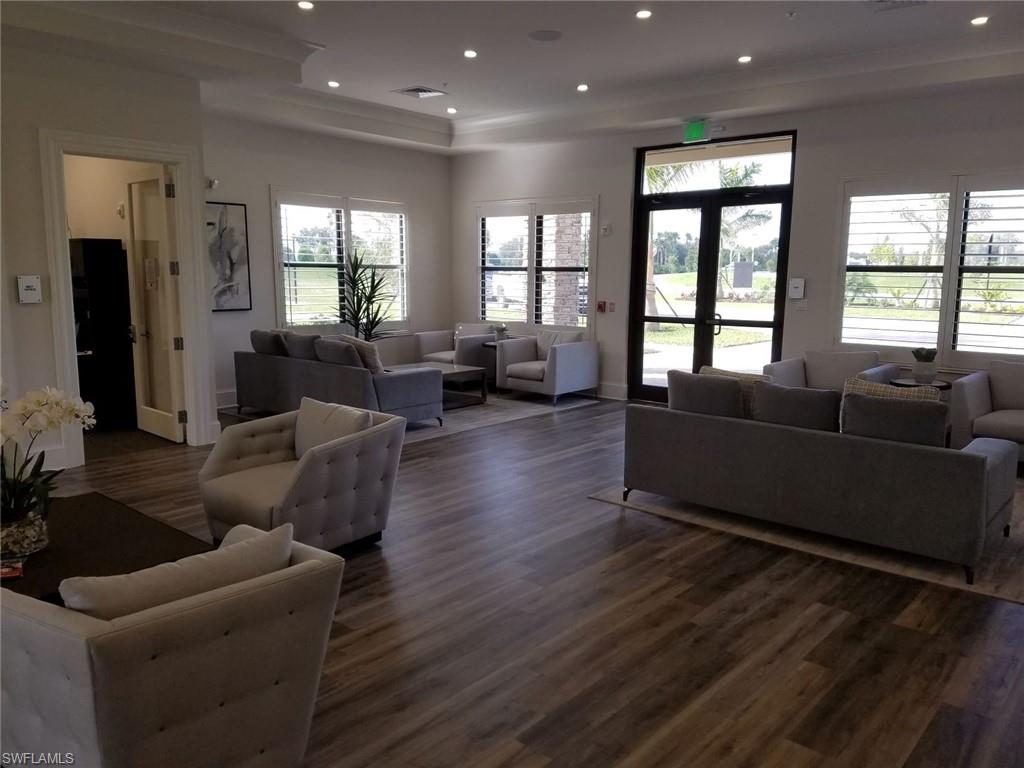 PORTICO - Residential