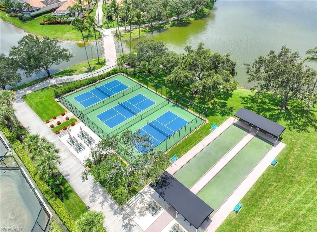 VILLAGE WALK - Residential