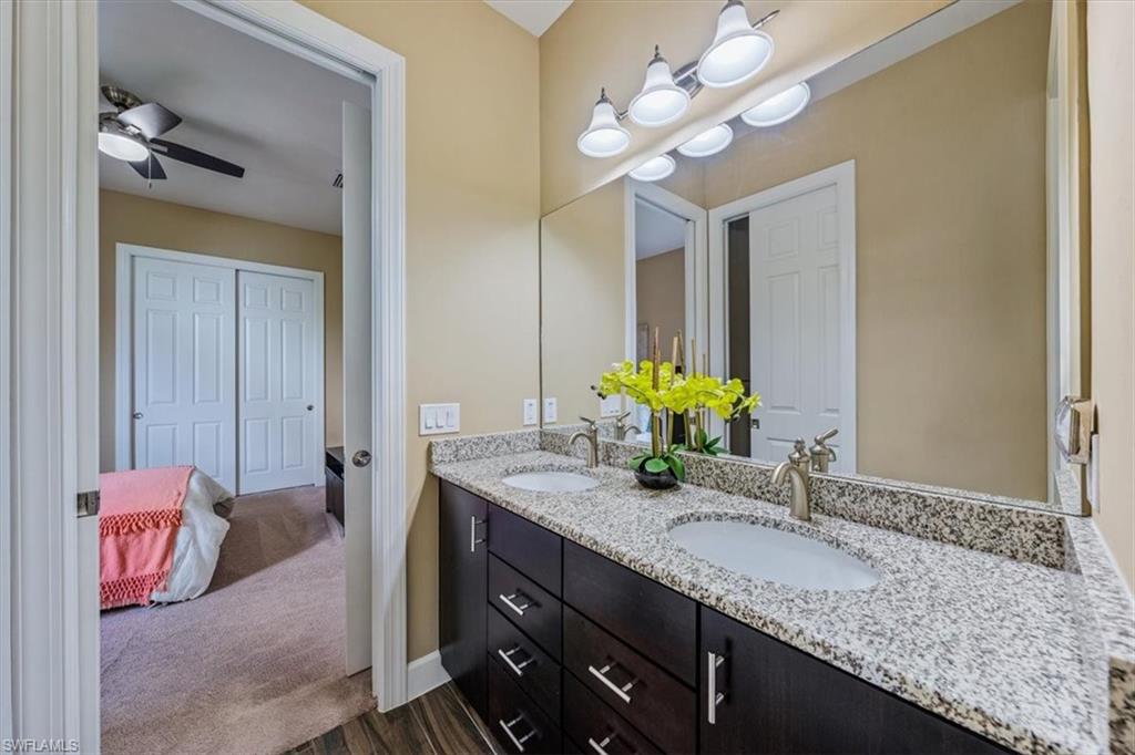 CAMDEN LAKES - Residential