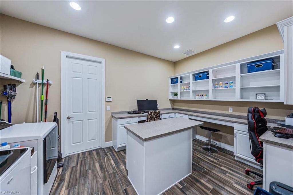 CAMDEN LAKES - Residential