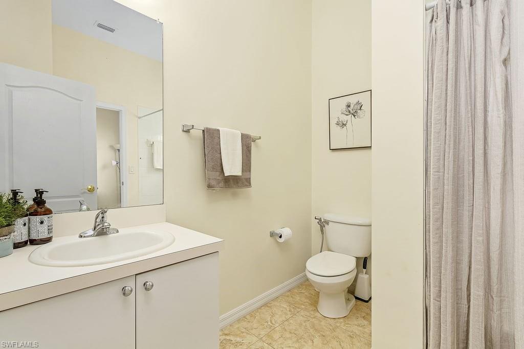 CORAL LAKES - Residential Lease