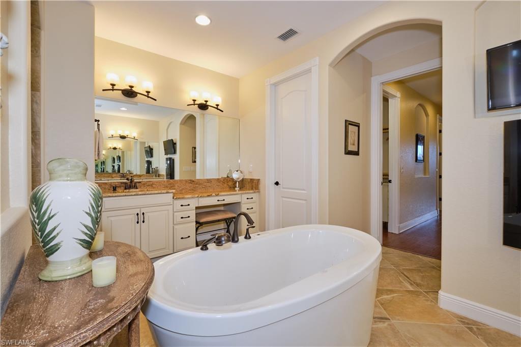 CAPE ROYAL - Residential