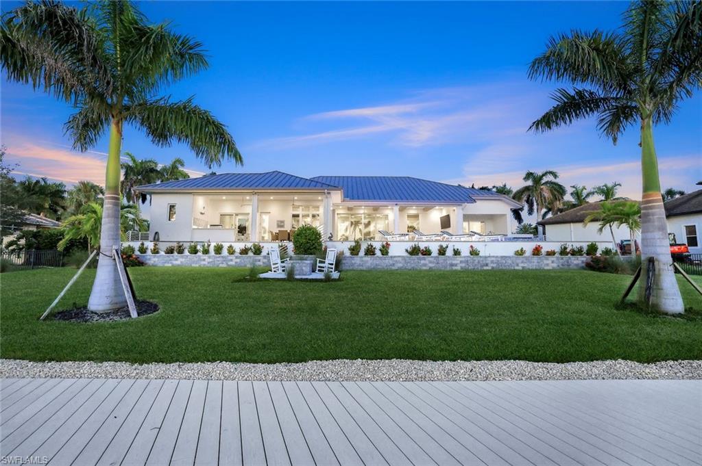 1085 Caxambas DR