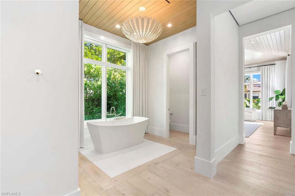 AQUALANE SHORES - Residential