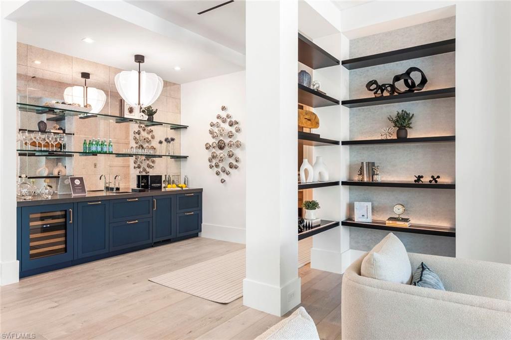 AQUALANE SHORES - Residential