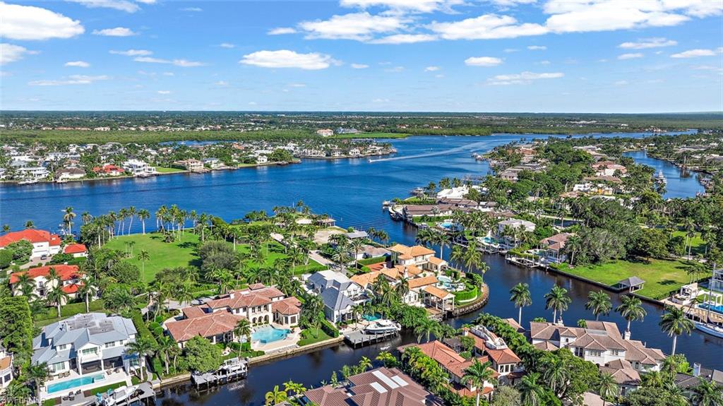 AQUALANE SHORES - Residential