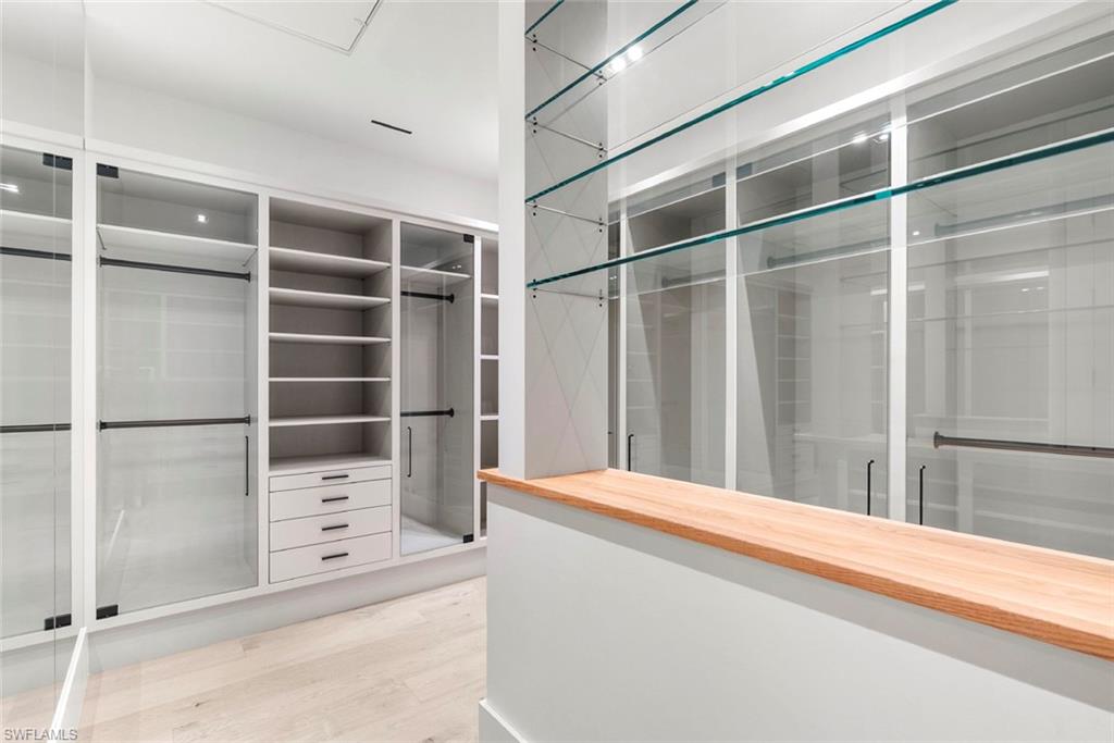 AQUALANE SHORES - Residential