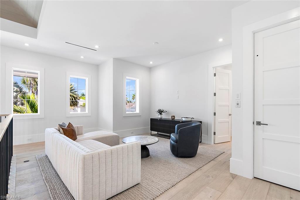 AQUALANE SHORES - Residential