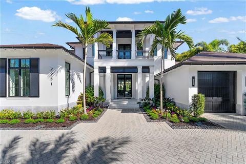 2231 Forrest LN NAPLES FL 34102