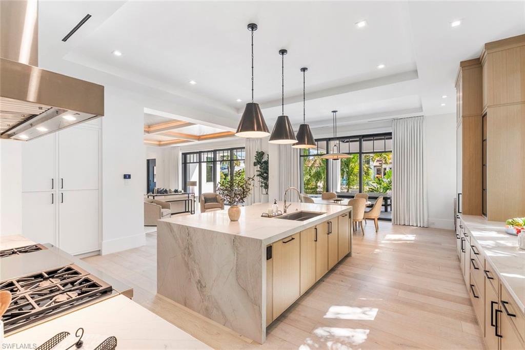 AQUALANE SHORES - Residential