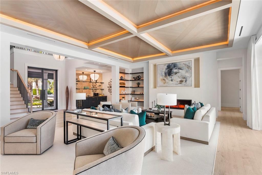 AQUALANE SHORES - Residential