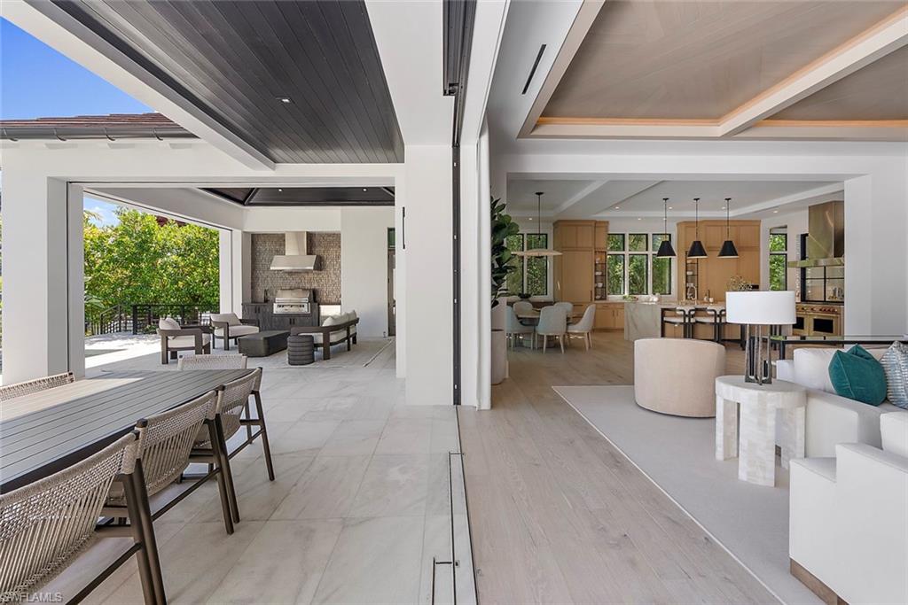 AQUALANE SHORES - Residential