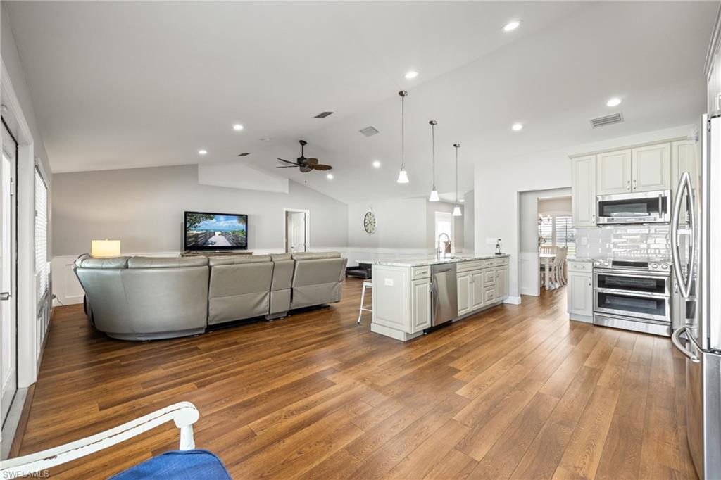 CAPE CORAL - Residential