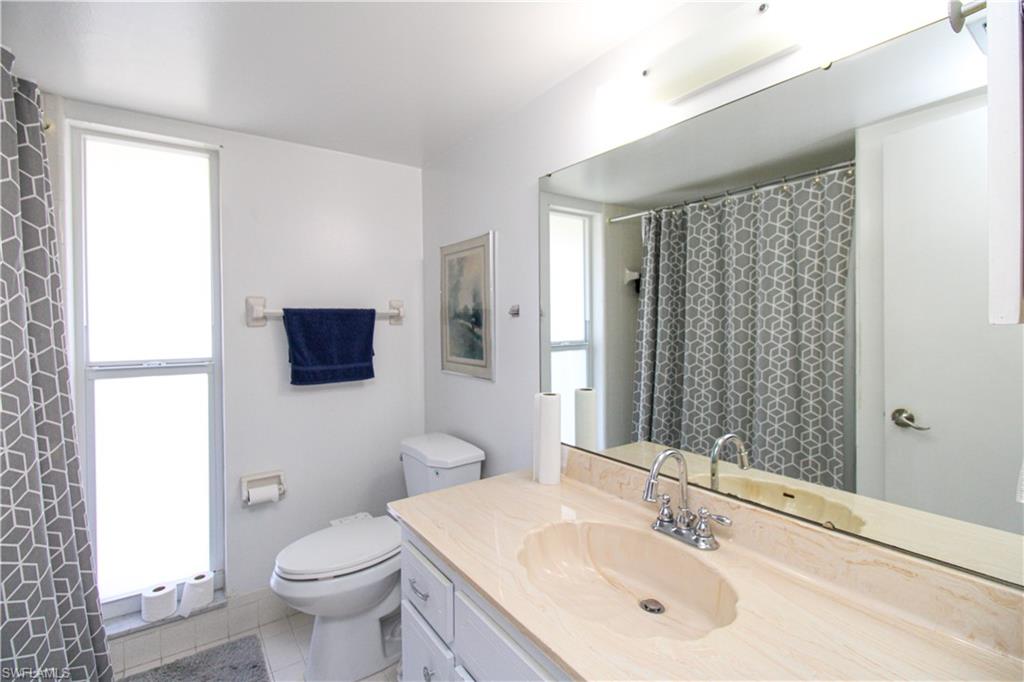 GLADES COUNTRY CLUB - Residential Lease