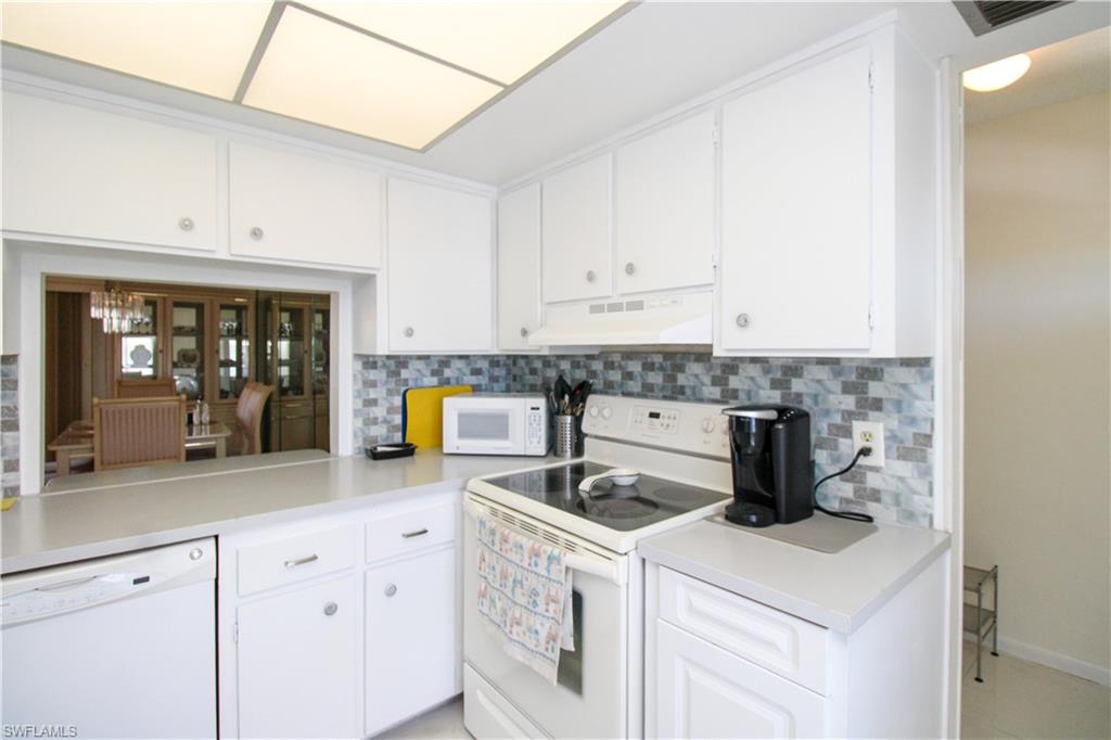 GLADES COUNTRY CLUB - Residential Lease