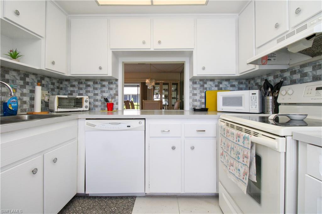 GLADES COUNTRY CLUB - Residential Lease